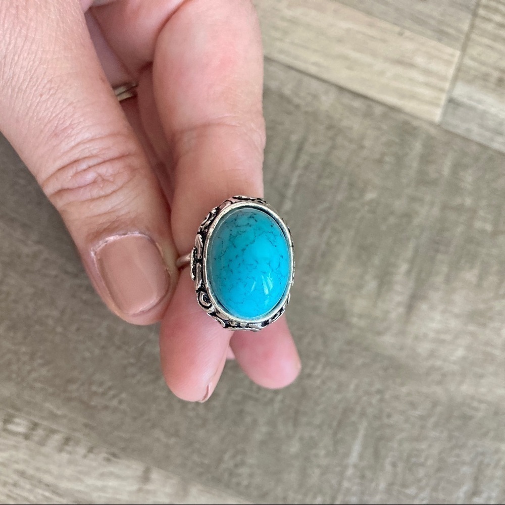 Turquoise stone statement silver ring - Picture 2 of 16